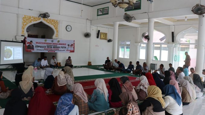 Musyawarah Desa Khusus (Musdessus) Gampong Ceurih Bahas Pembentukan Koperasi Merah Putih