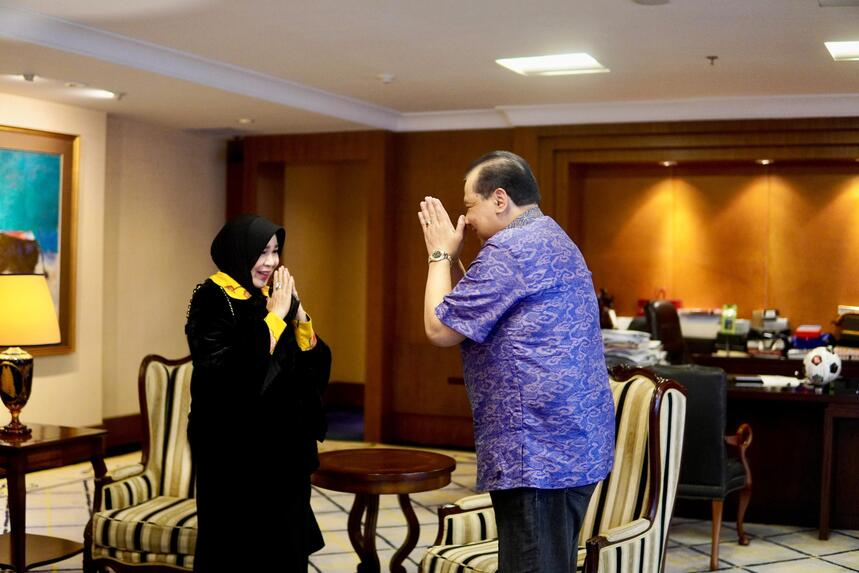 Illiza Temui Chairul Tanjung: Ada Apa?