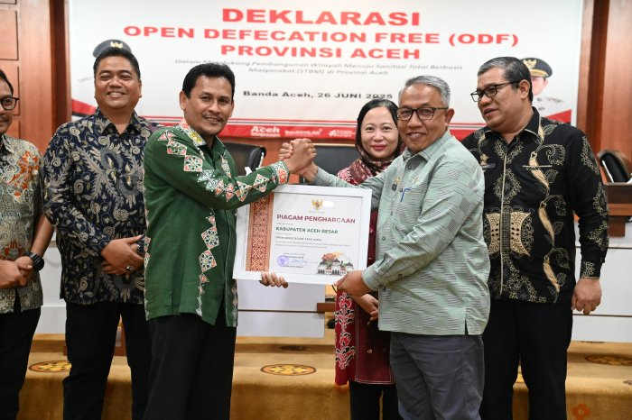Asisten I Sekdakab Aceh Besar Hadiri dan Terima Penghargaan ODF SBS dari Pemerintah Aceh