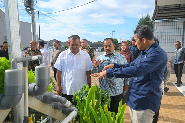 Asisten II Sekdakab Aceh Besar Sambut Asisten Deputi PKRL Kemenko Pangan di Meunasah Intan