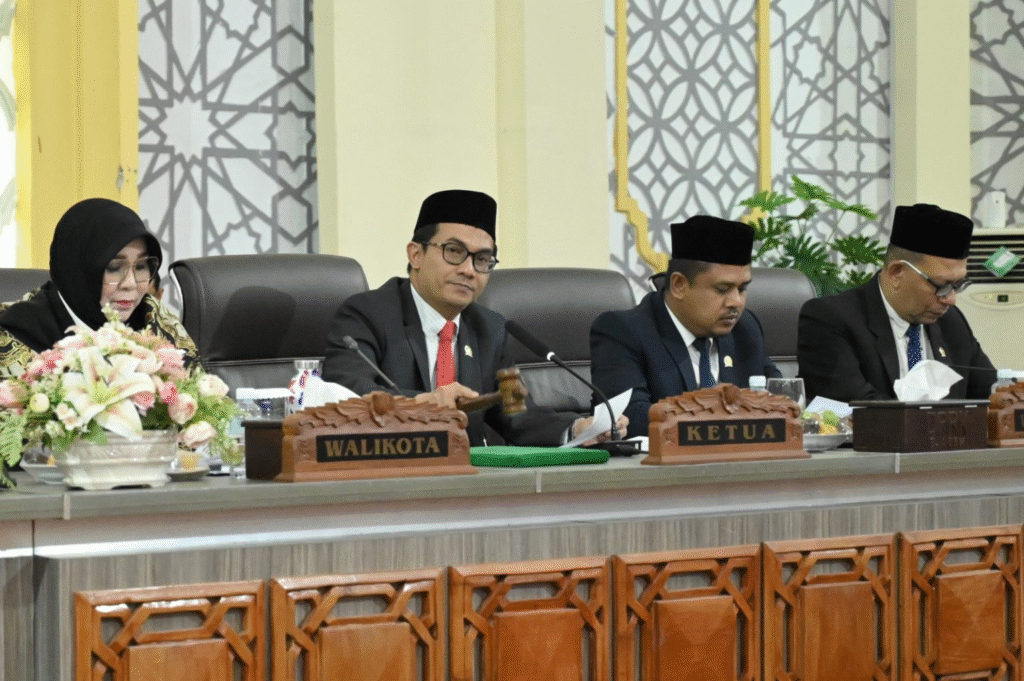 Pimpin Rapat Paripurna Pengasahan KUA-PPAS 2026, Irwansyah Serukan Isi Perdamaian dan Kemerdekaan Dengan Etos Kerja Tinggi