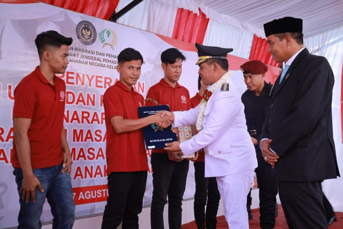Bupati Aceh Besar Serahkan Remisi Bebas bagi 4 Warga Binaan Rutan Jantho