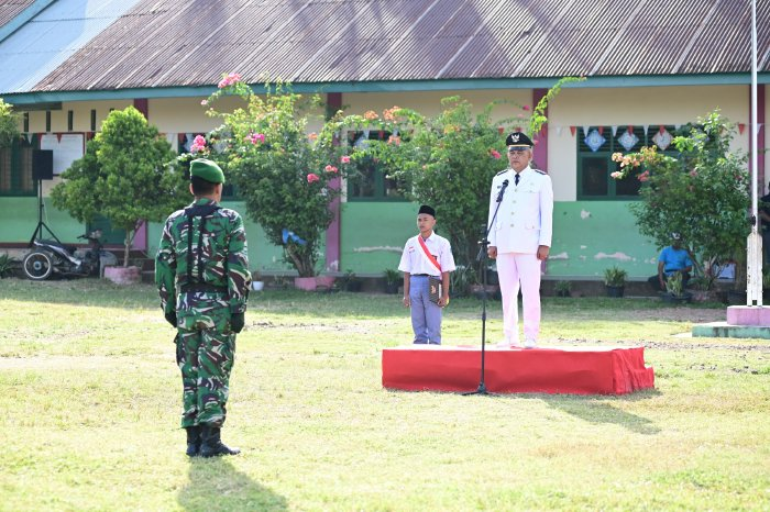 Camat Subhan Inspektur Upacara Peringatan Proklamasi HUT ke-80 RI di Darul Kamal