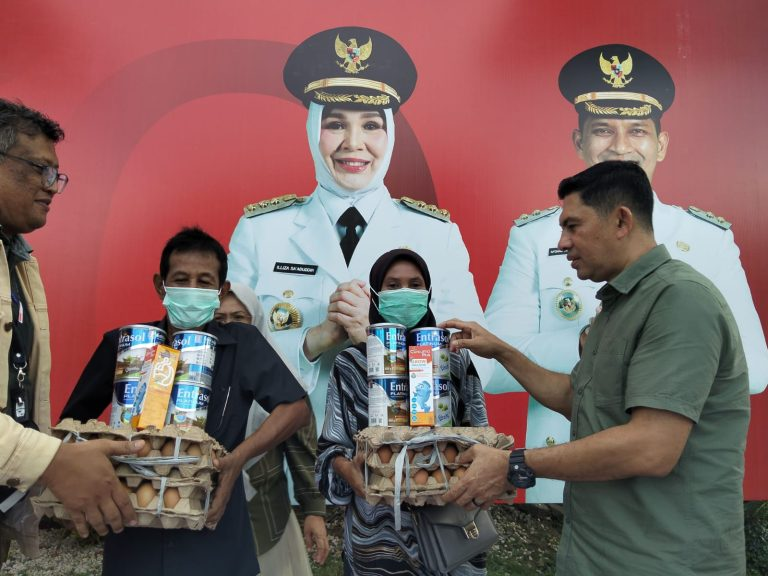Pemko Banda Aceh Serahkan Bantuan Makanan Tambahan untuk Pasien Tuberkulosis