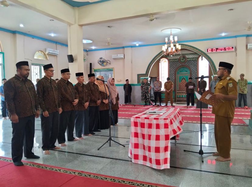 Camat Banda Raya Melantik TPG Geuceu Komplek Periode 2025-2031