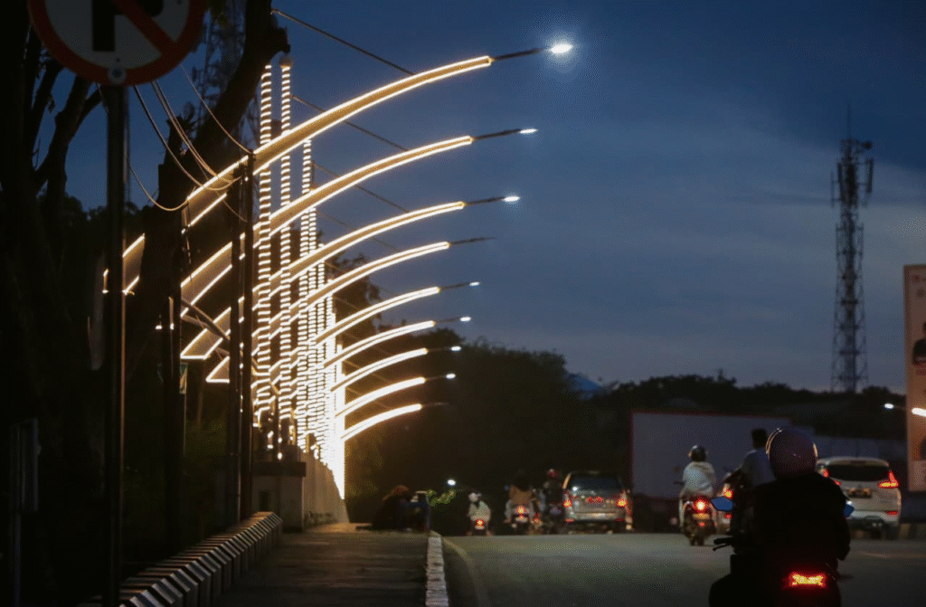 Pemko Banda Aceh Pasang 456 Lampu LED untuk Terangi Kota