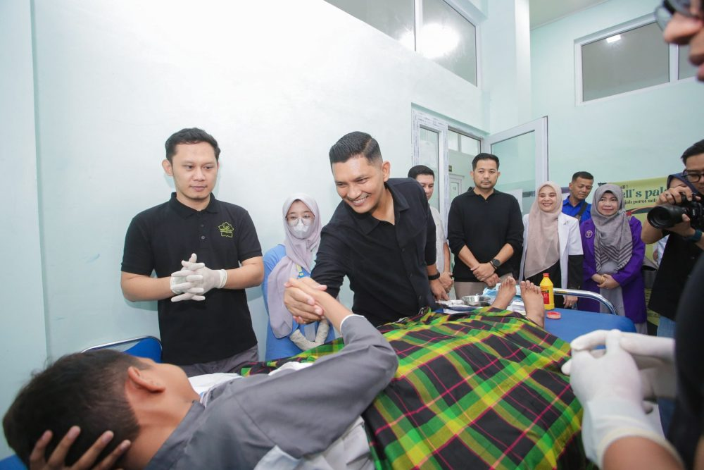 Afdhal Apresiasi Kolaborasi Akademisi dan Nakes dalam Kegiatan Sunat Massal