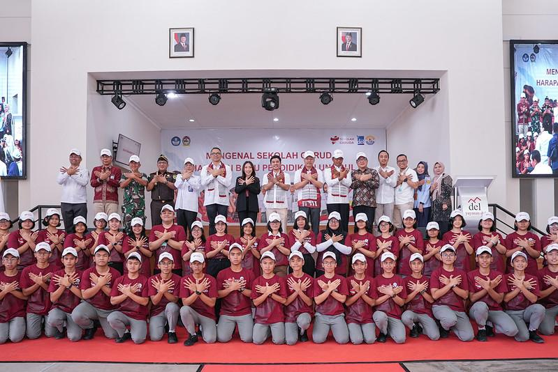 Wamenkes Dante Beri Motivasi di Pengenalan Sekolah Garuda Kabupaten Toba