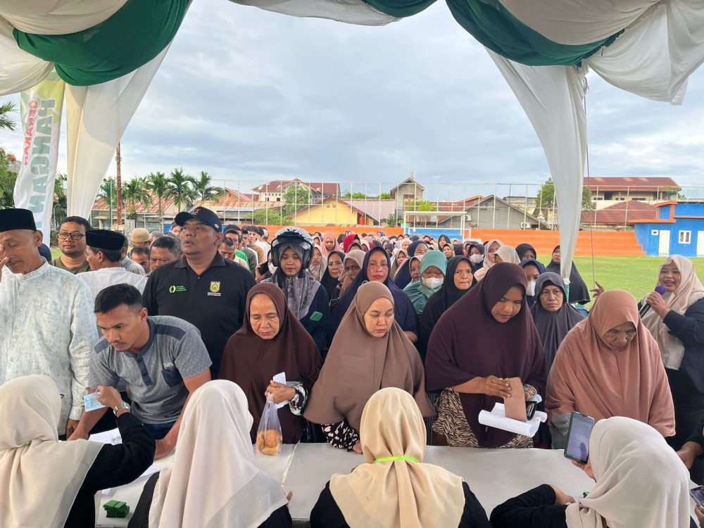3.900 Paket Pangan Murah Ludes di Tiga Lokasi