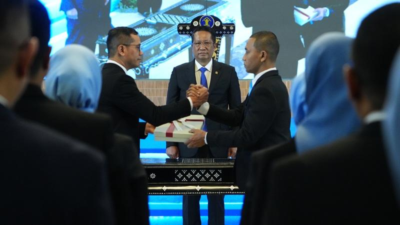 Lantik 32 Pimti Pratama, Menkum: Pemimpin Harus Tegas dan Berintegritas