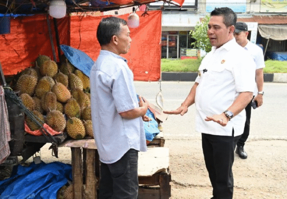 Bupati Aceh Besar Fokus Benahi Tata Ruang Pasar Induk Lambaro, Pedagang di Badan Jalan akan Ditertibkan
