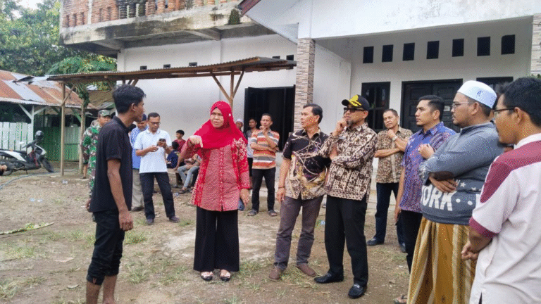 Wali Kota Banda Aceh Melalui Dinsos Salurkan Bantuan Korban Kebakaran Dayah Budi Muthmainnah