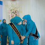 Ketua TP-PKK Aceh Besar Hadiri Pelantikan Ketua TP-PKK dan Pengukuhan Bunda PAUD Gampong di Ingin Jaya