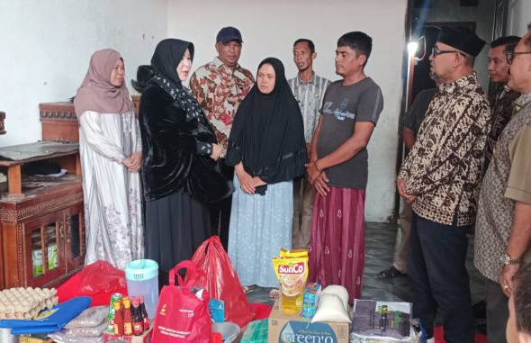 Bantuan Masa Panik Disalurkan Pasca Kebakaran di Gampong Emperom