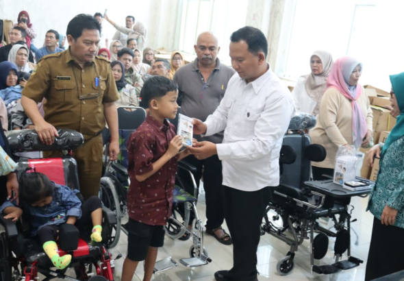 Bantuan Rp100 Miliar Disalurkan, Gus Ipul Pastikan Penanganan Korban Bencana Aceh Timur