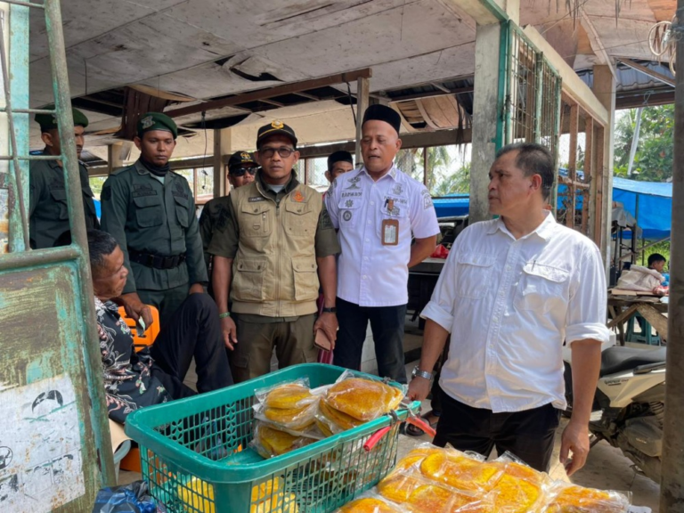 Satpol PP dan WH Aceh Besar Tindaklanjut Laporan Warga di Pasar Sibreh