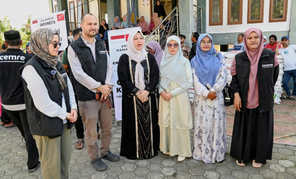 TP PKK Aceh Besar Bersama ASA Salurkan Bantuan Ramadhan untuk Warga Dhuafa di Montasik