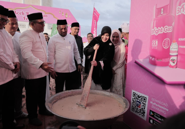 Illiza-Afdhal Semarakkan Pembukaan Aceh Ramadhan Festival di Masjid Raya