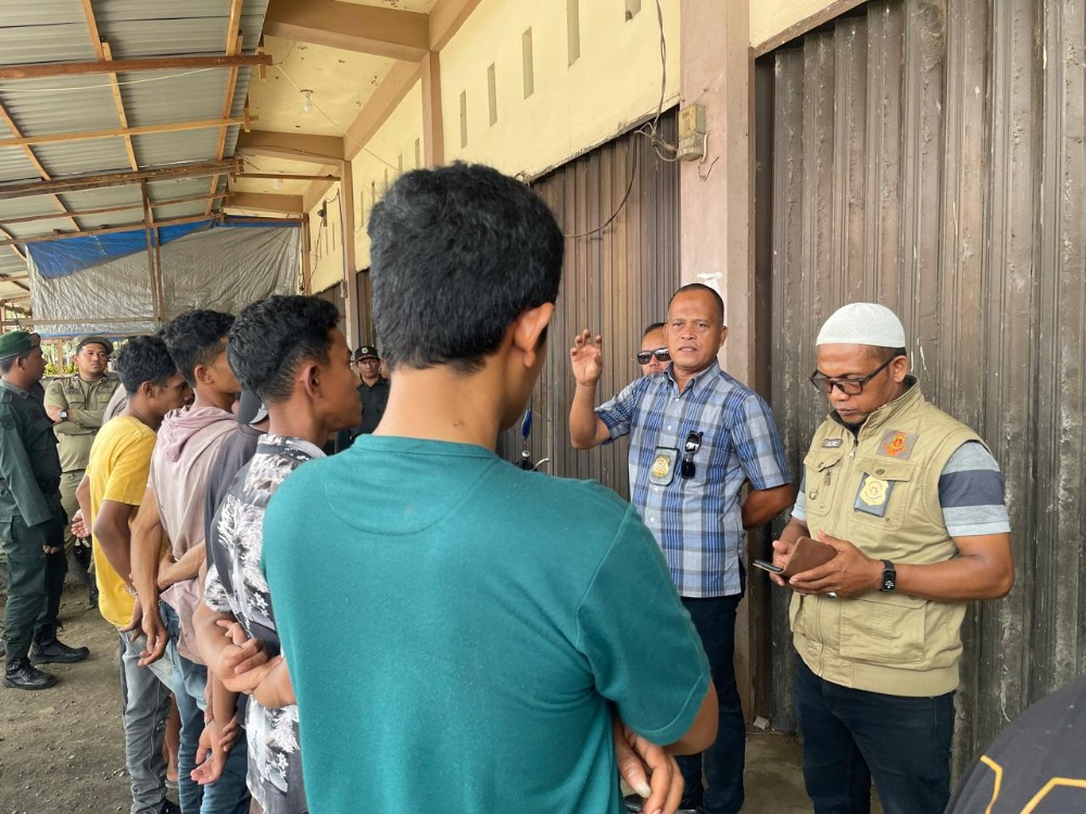Satpol PP dan WH Aceh Besar Grebek Pesta Makan Siang Saat Ramadhan