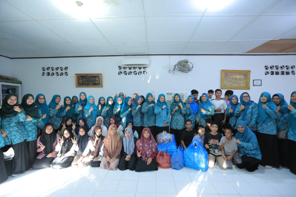 Dessy Maulidha Berbagi Kebahagiaan Ramadan Bersama Anak Panti dan Warga Seutui