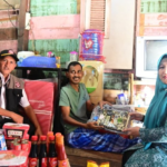 TP PKK Aceh Besar Hadir di Tengah Warga, Rita Mayasari Serahkan Bantuan untuk Keluarga Kurang Mampu