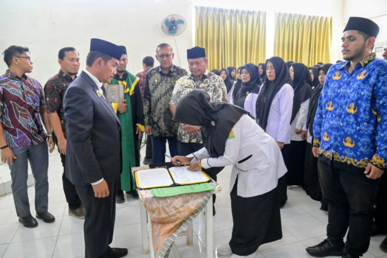 Lantik 4 Kepala Puskesmas serta Pejabat Fungsional, Wabup Syukri Tekankan Pelayanan Maksimal untuk Masyarakat