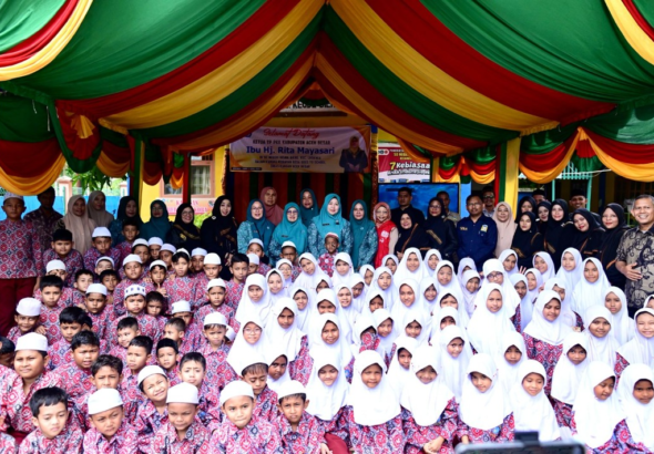 Kunjungi SDN Keude Bieng, Ketua TP-PKK Aceh Besar Tekankan Pentingnya Gizi Seimbang Sejak Dini