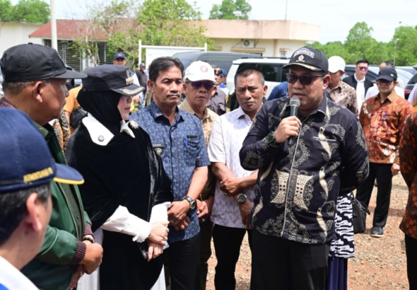Wabup Syukri Serahkan Usulan Pembangunan Embung dan Waduk kepada Komisi V DPR RI