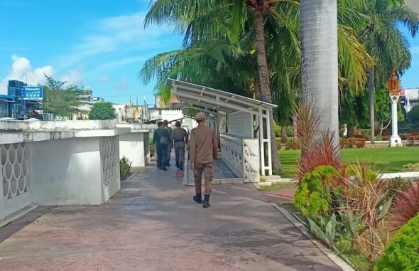 Sinergi Satpol PP WH dan Polresta Banda Aceh Bersihkan Kawasan Masjid Raya dari PMKS