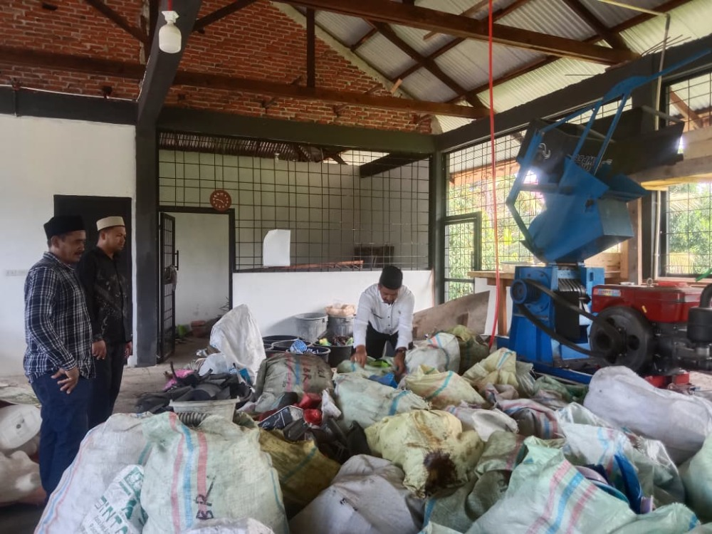 Gampong Lam Asan Aceh Besar Kelola Sampah Mandiri Lewat TPS-3R