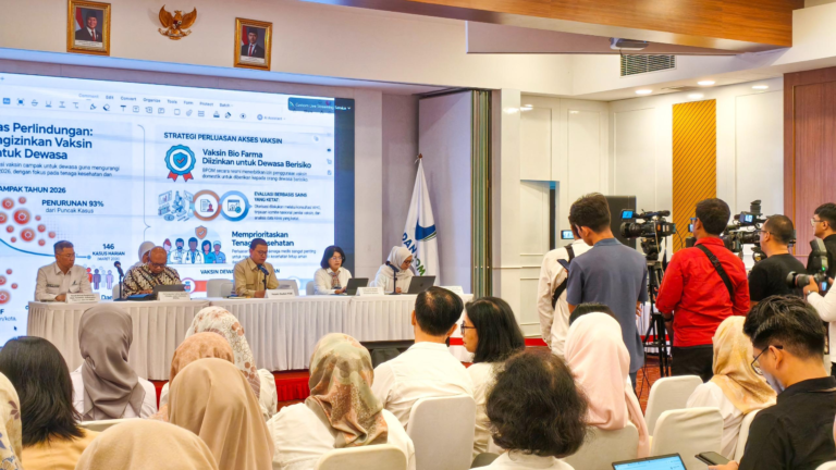Izin Vaksin Campak Untuk Dewasa Keluar, Kemenkes Prioritaskan Vaksinasi Bagi Tenaga Kesehatan