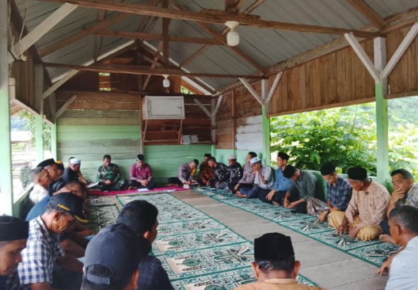 Lewat Musyawarah Forkopincam Lhoong Selesaikan Perselisihan Tapal Batas Gampong