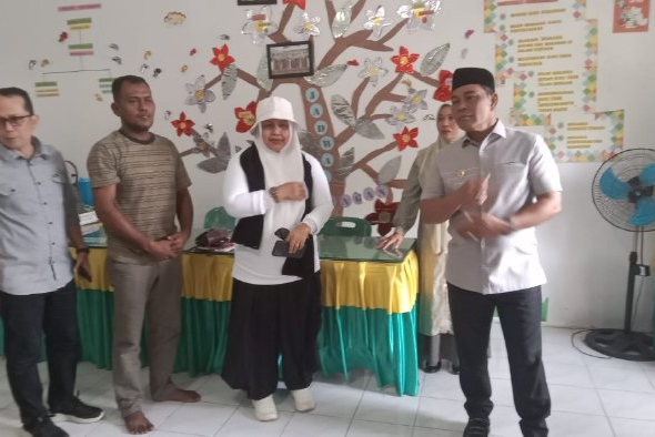 Bupati Aceh Besar Tinjau SD Negeri Lamlhom, Pastikan Fasilitas Belajar Semakin Layak