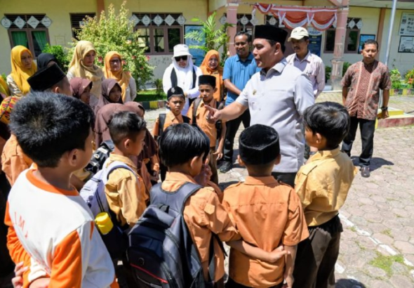 Bupati Aceh Besar Ajak Murid Gunakan Bahasa Aceh dalam Kehidupan Sehari-hari