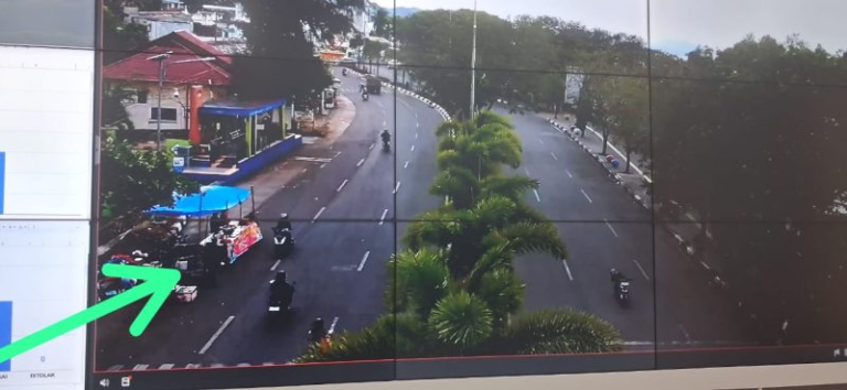 Satpol PP-WH Banda Aceh Tertibkan PKL di Jalan Iskandar Muda Ulee Lheue