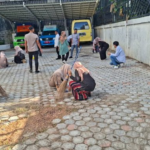Wujudkan Lingkungan Kerja Nyaman, Dinas Perpustakaan dan Kearsipan Kota Banda Aceh Laksanakan Gotong Royong Jum’at Bersih