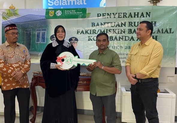 Illiza Tuntaskan Penyerahan 30 Rumah Layak Huni Hasil Pemanfaatan Zakat Baitul Mal