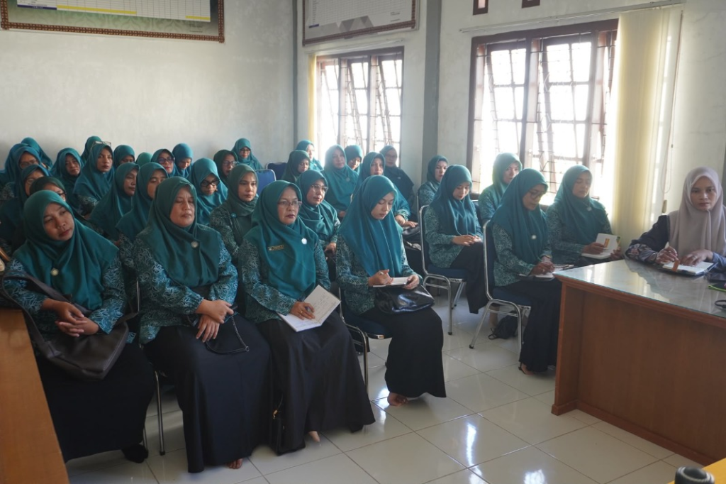 Wakil Ketua TP PKK Aceh Besar Minta PKK Kecamatan Perkuat Pembinaan Gampong Jelang Penilaian Gammawar dan Gelari Pelangi
