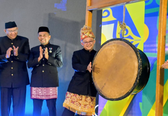 Pemkab Aceh Besar Terima Penghargaan PPN XIV Aceh–Indonesia 2026 di Istana Wali Nanggroe
