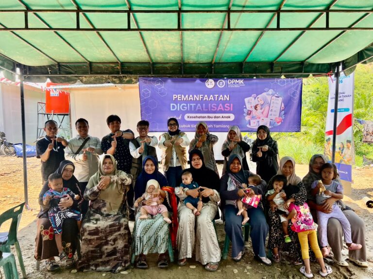 Pulihkan Kesehatan Pascabencana, ITB Pasang Starlink di Huntara Aceh Tamiang