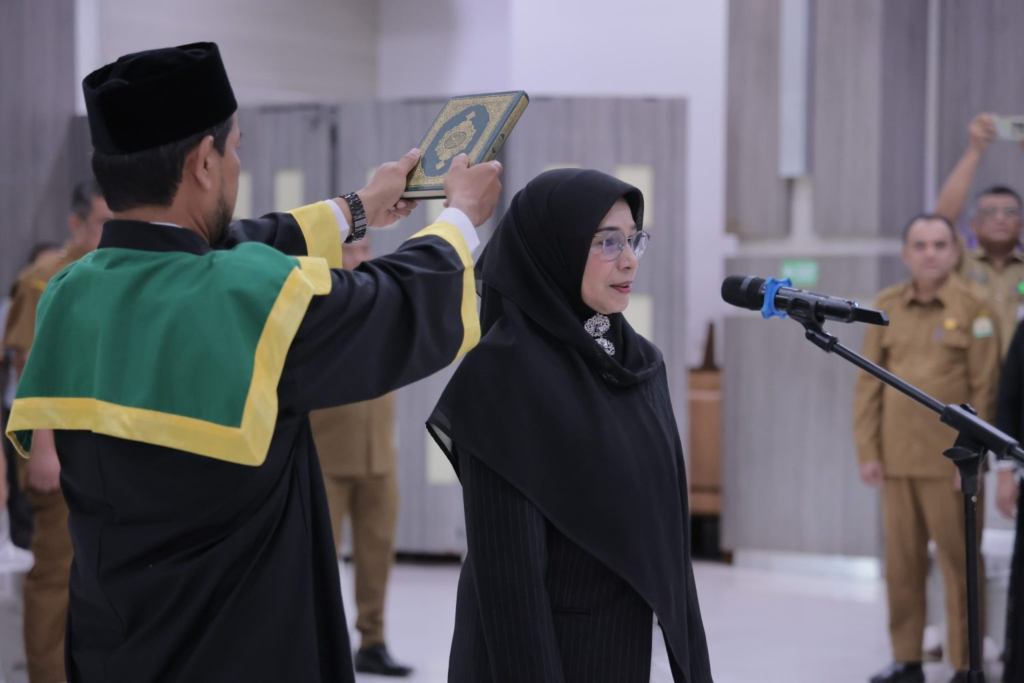 Illiza Lantik Direktur Baru RSUD Meuraxa