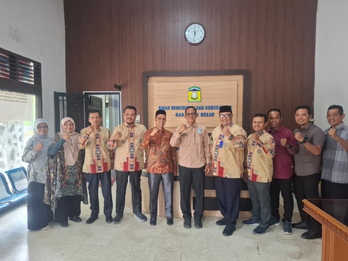 Disdik Dayah Aceh Utara Pelajari Program Beut Kitab Bak Sikula di Aceh Besar