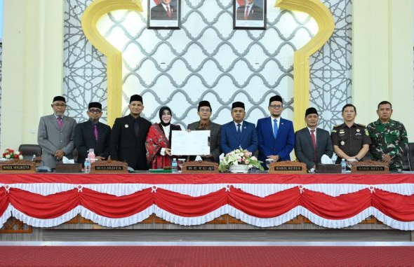 Legislatif dan Eksekutif Tandatangani Persetujuan Bersama Raqan Perubahan APBK Banda Aceh Tahun 2026